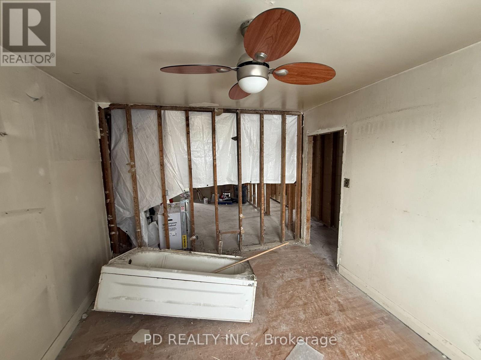 1028 Western Avenue, Peterborough (Otonabee Ward 1), Ontario  K9J 5W4 - Photo 25 - X12842520