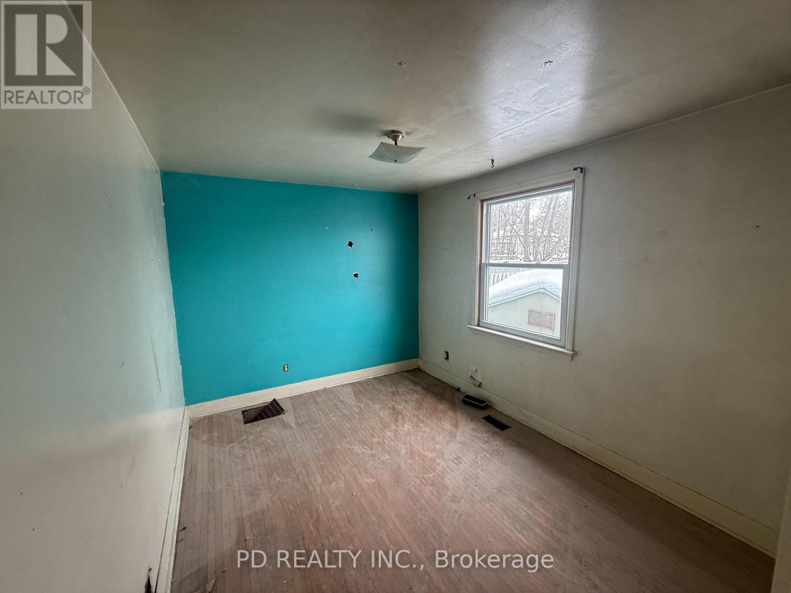 1028 Western Avenue, Peterborough (Otonabee Ward 1), Ontario  K9J 5W4 - Photo 26 - X12842520