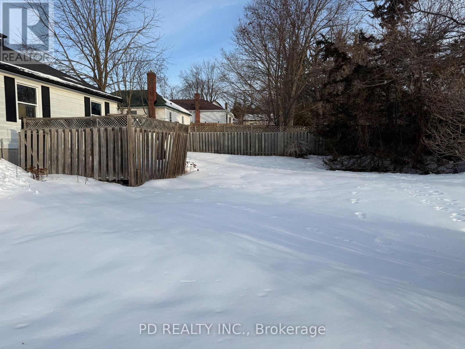 1028 Western Avenue, Peterborough (Otonabee Ward 1), Ontario  K9J 5W4 - Photo 9 - X12842520