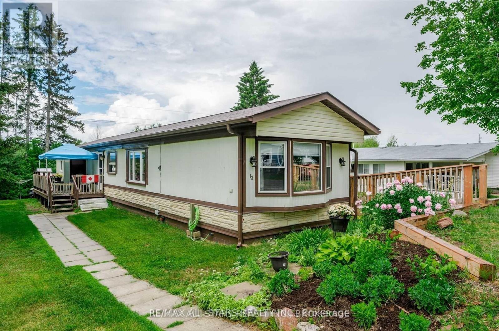 13 Fenelon Way, Kawartha Lakes (Fenelon), Ontario  K9V 0H9 - Photo 5 - X12842546