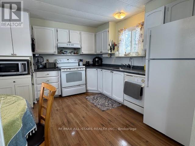 13 Fenelon Way, Kawartha Lakes (Fenelon), Ontario  K9V 0H9 - Photo 7 - X12842546