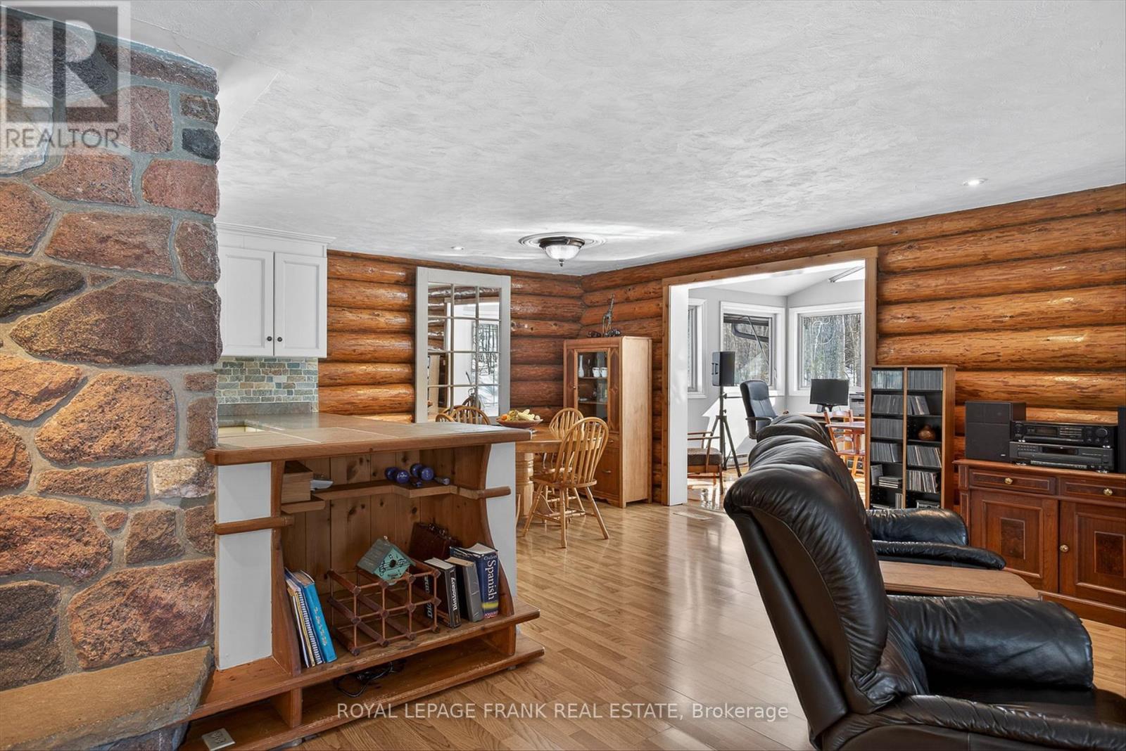 106 Sugarbush Crescent, Trent Lakes, Ontario  K0L 1J0 - Photo 10 - X12842812