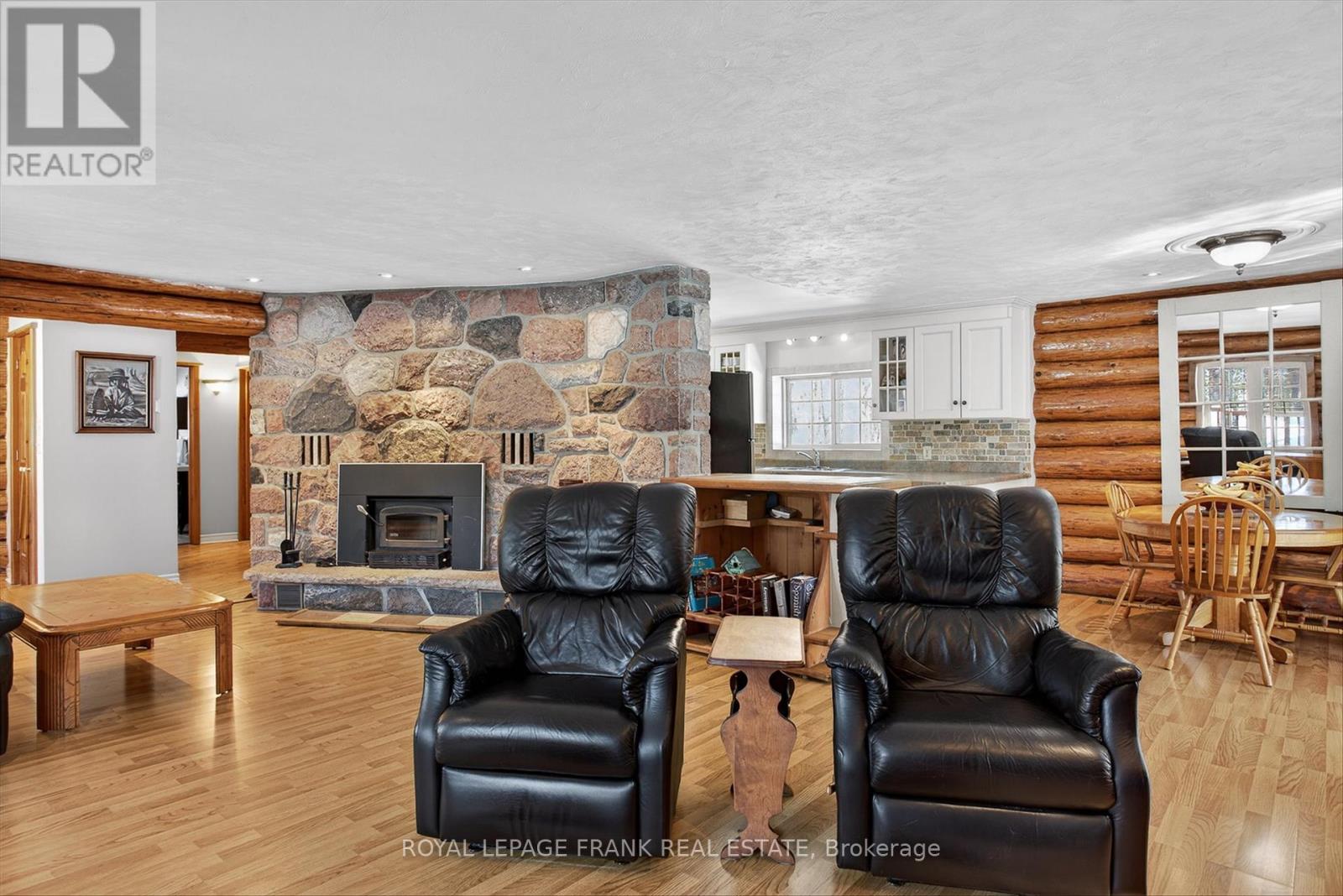 106 Sugarbush Crescent, Trent Lakes, Ontario  K0L 1J0 - Photo 12 - X12842812