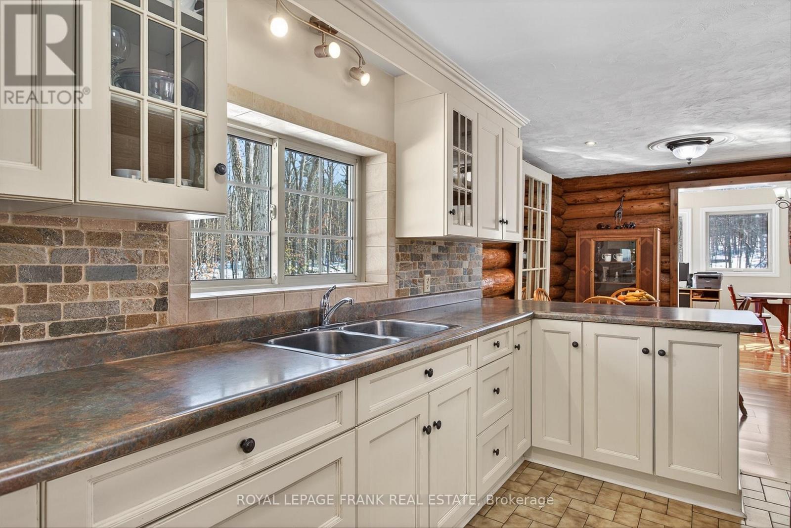 106 Sugarbush Crescent, Trent Lakes, Ontario  K0L 1J0 - Photo 16 - X12842812