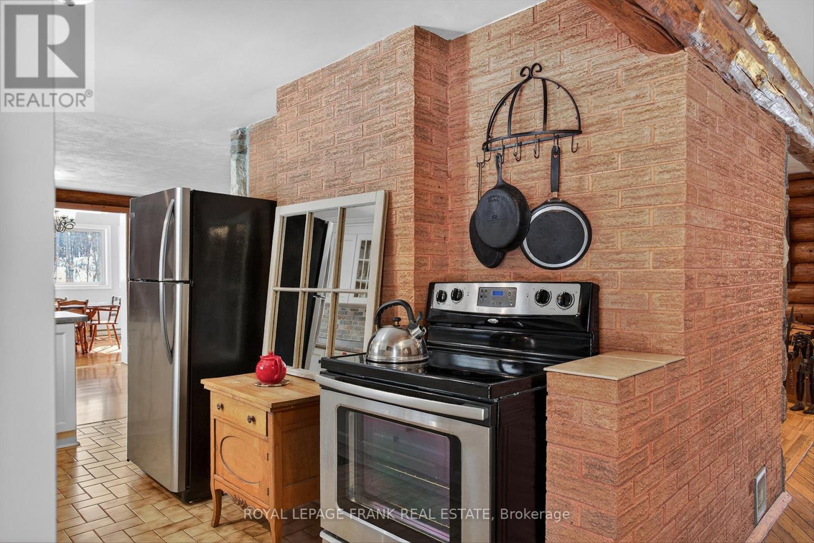 106 Sugarbush Crescent, Trent Lakes, Ontario  K0L 1J0 - Photo 17 - X12842812