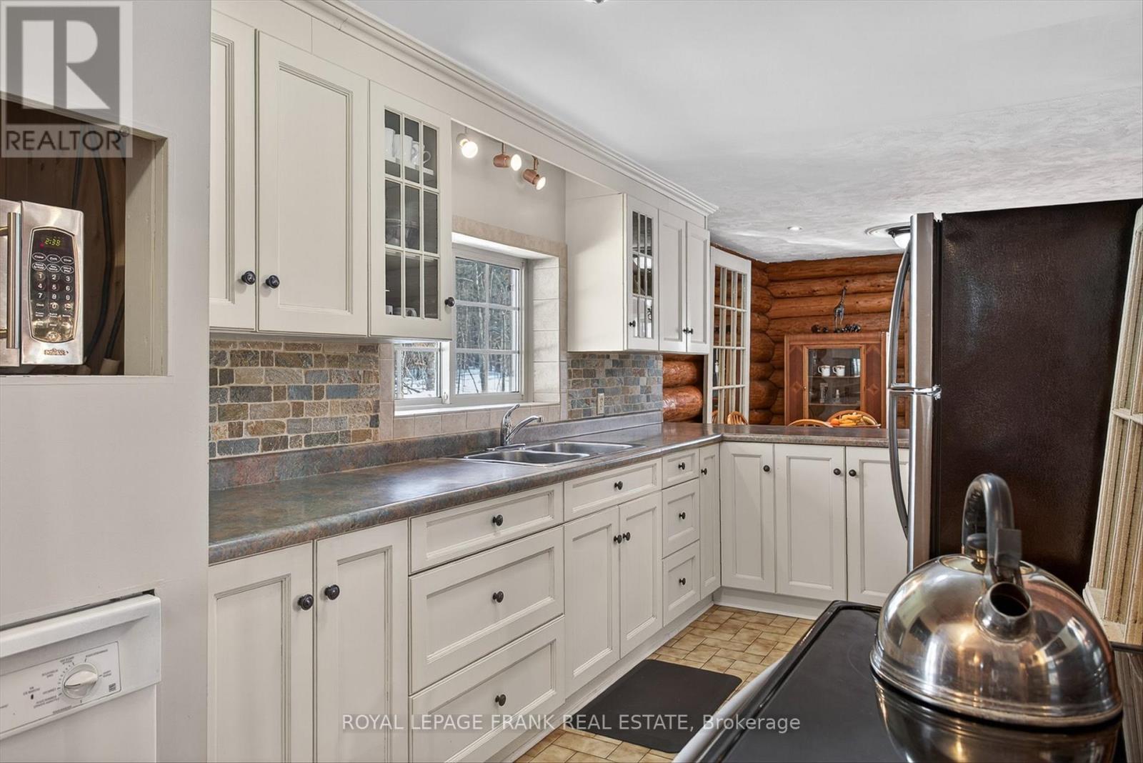 106 Sugarbush Crescent, Trent Lakes, Ontario  K0L 1J0 - Photo 18 - X12842812