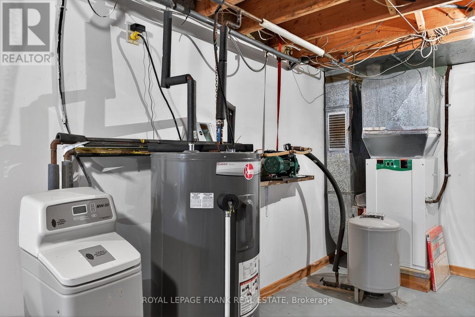 106 Sugarbush Crescent, Trent Lakes, Ontario  K0L 1J0 - Photo 35 - X12842812