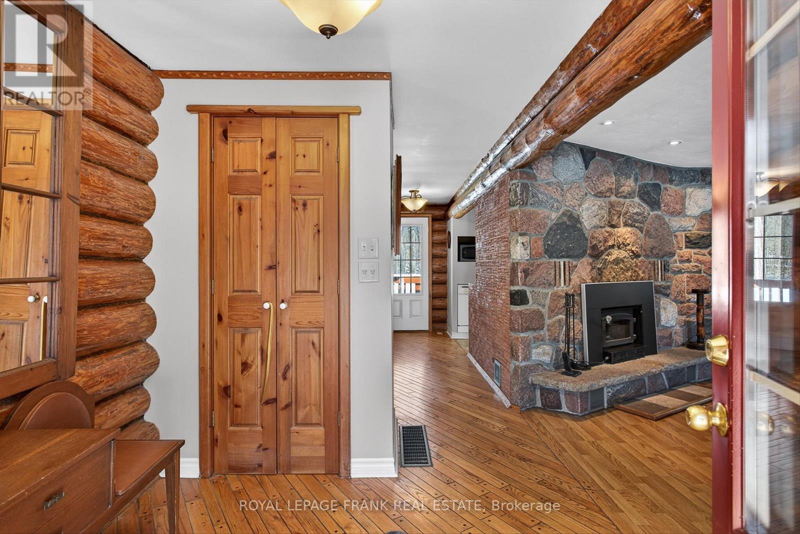 106 Sugarbush Crescent, Trent Lakes, Ontario  K0L 1J0 - Photo 5 - X12842812