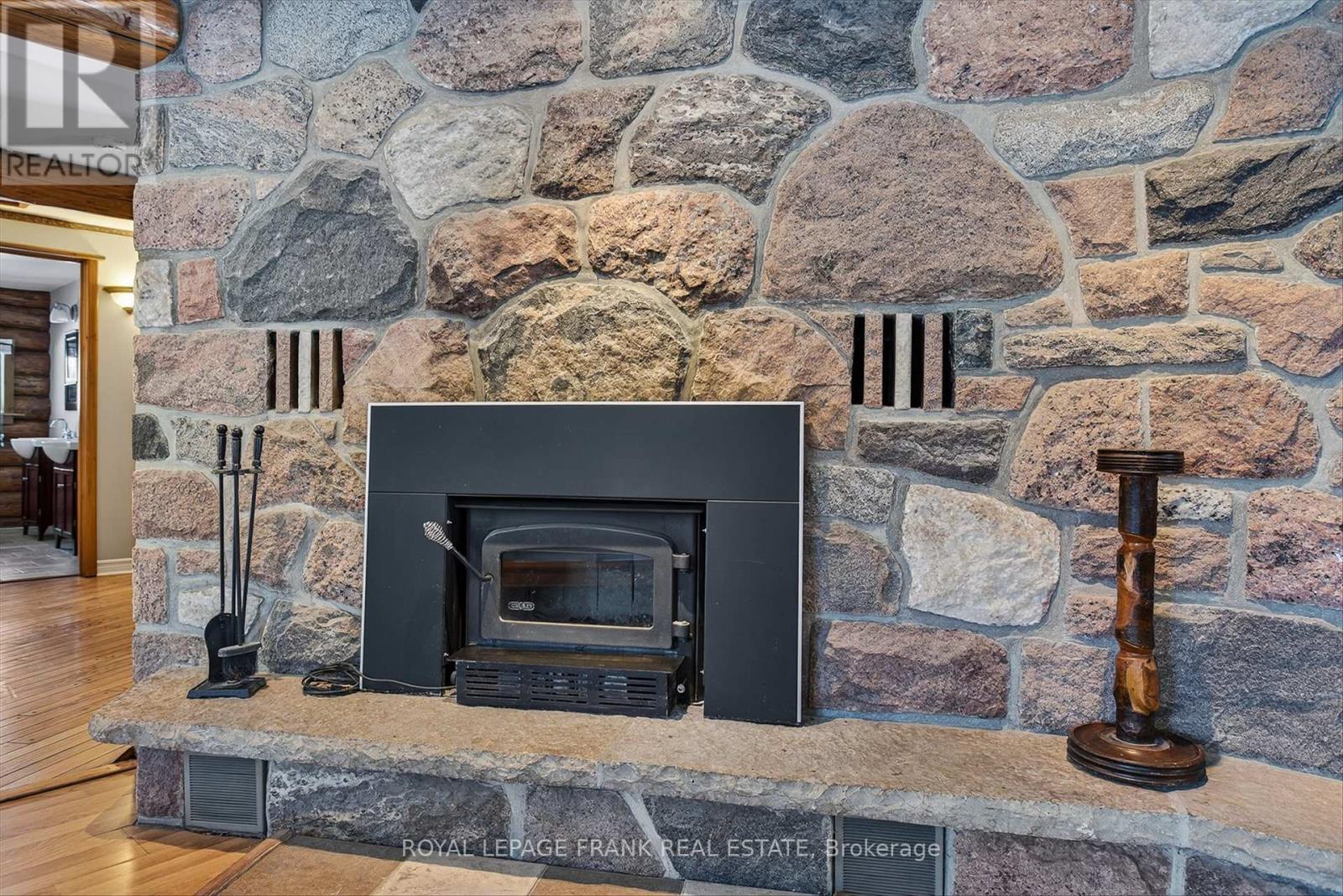 106 Sugarbush Crescent, Trent Lakes, Ontario  K0L 1J0 - Photo 7 - X12842812