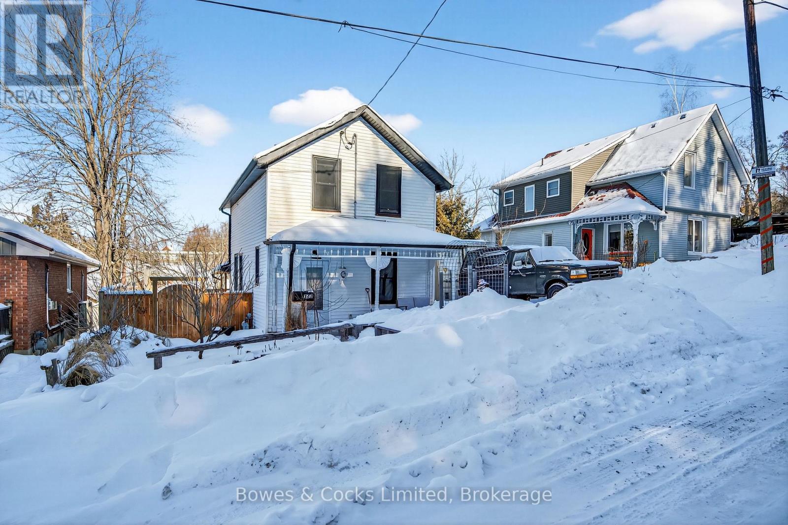 262 Munroe Avenue, Peterborough (Ashburnham Ward 4), Ontario  K9H 1H8 - Photo 2 - X12843184