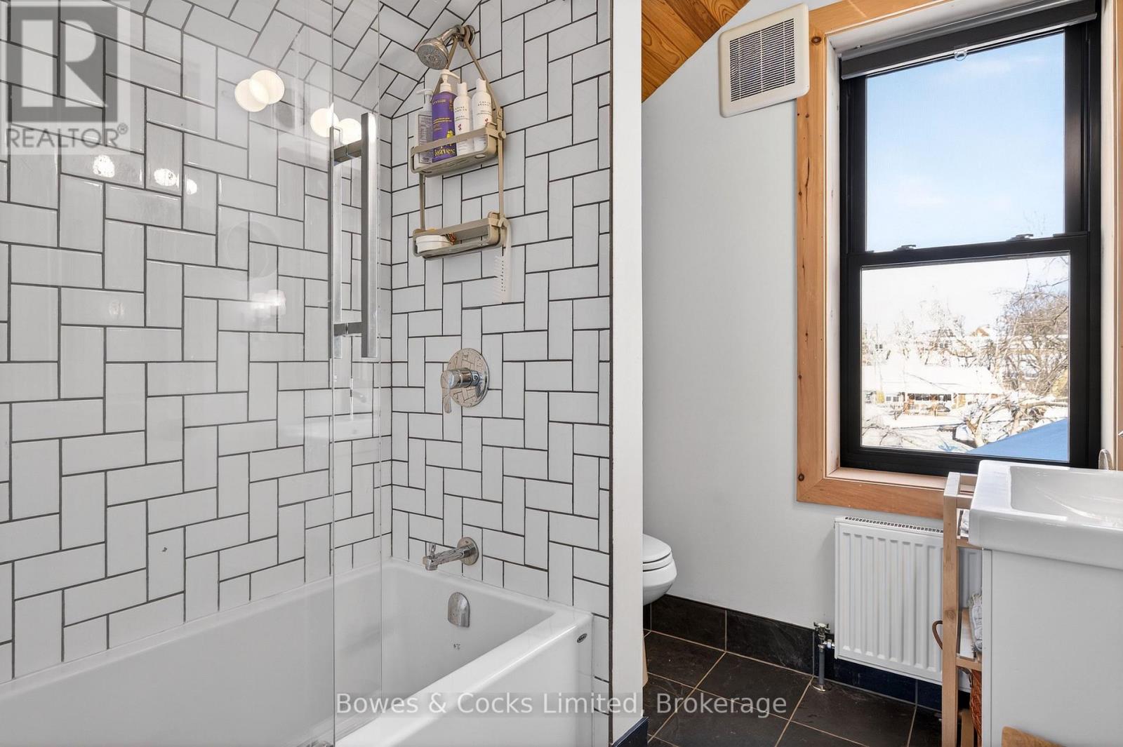 262 Munroe Avenue, Peterborough (Ashburnham Ward 4), Ontario  K9H 1H8 - Photo 22 - X12843184