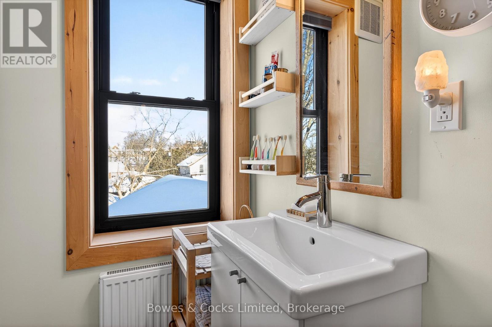 262 Munroe Avenue, Peterborough (Ashburnham Ward 4), Ontario  K9H 1H8 - Photo 23 - X12843184