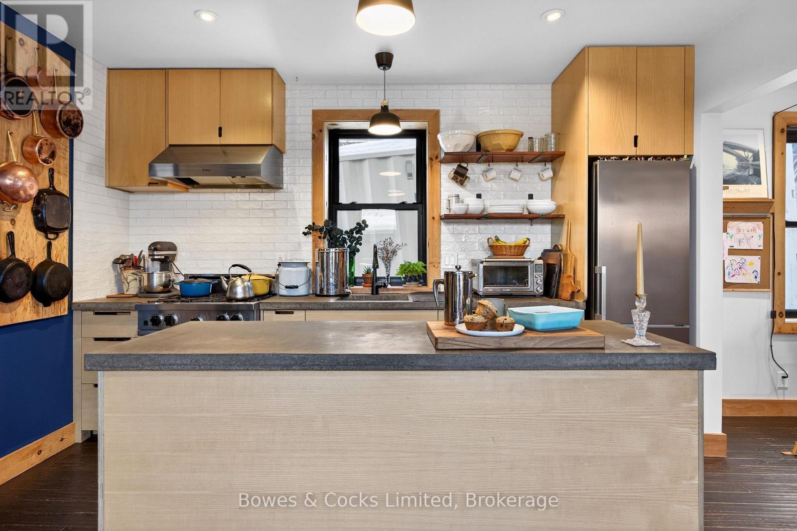 262 Munroe Avenue, Peterborough (Ashburnham Ward 4), Ontario  K9H 1H8 - Photo 4 - X12843184