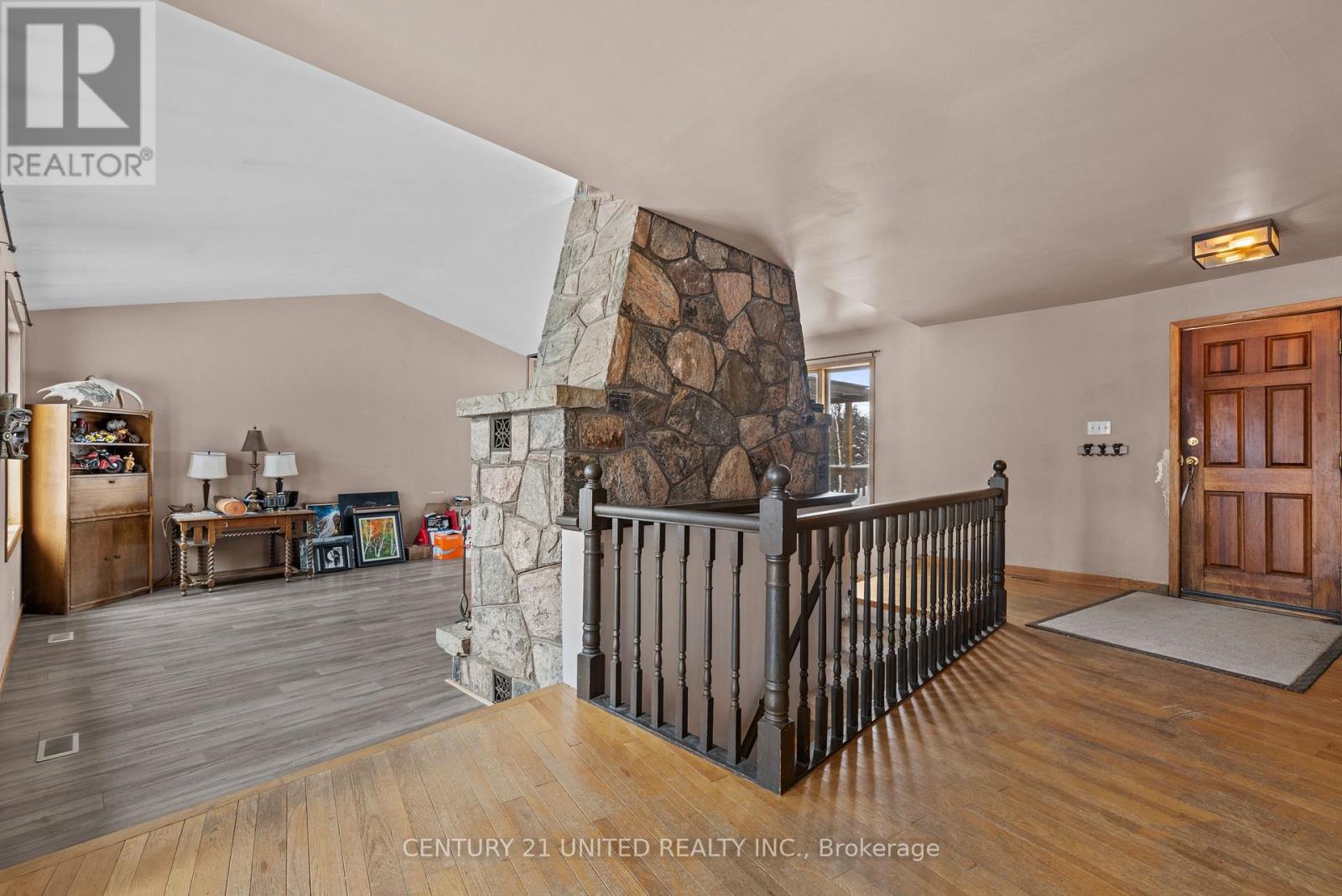 257 Big Cedar Lake Road, North Kawartha, Ontario  K0L 2H0 - Photo 6 - X12843238