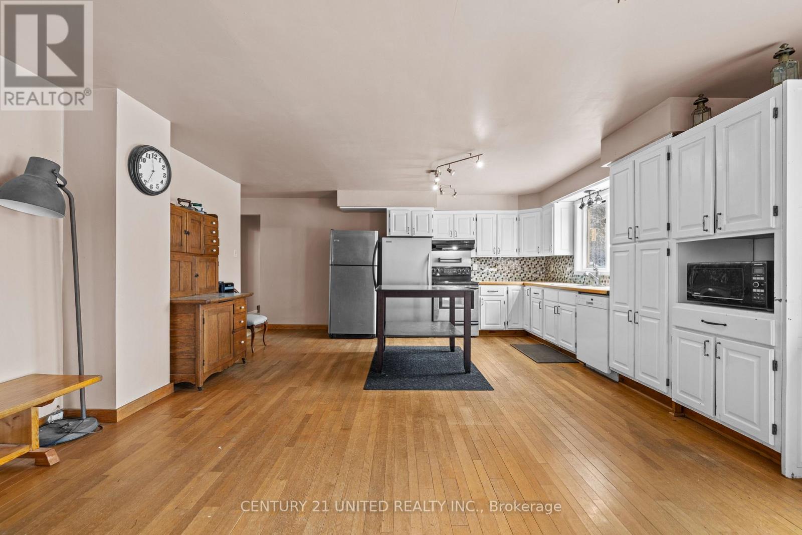 257 Big Cedar Lake Road, North Kawartha, Ontario  K0L 2H0 - Photo 7 - X12843238