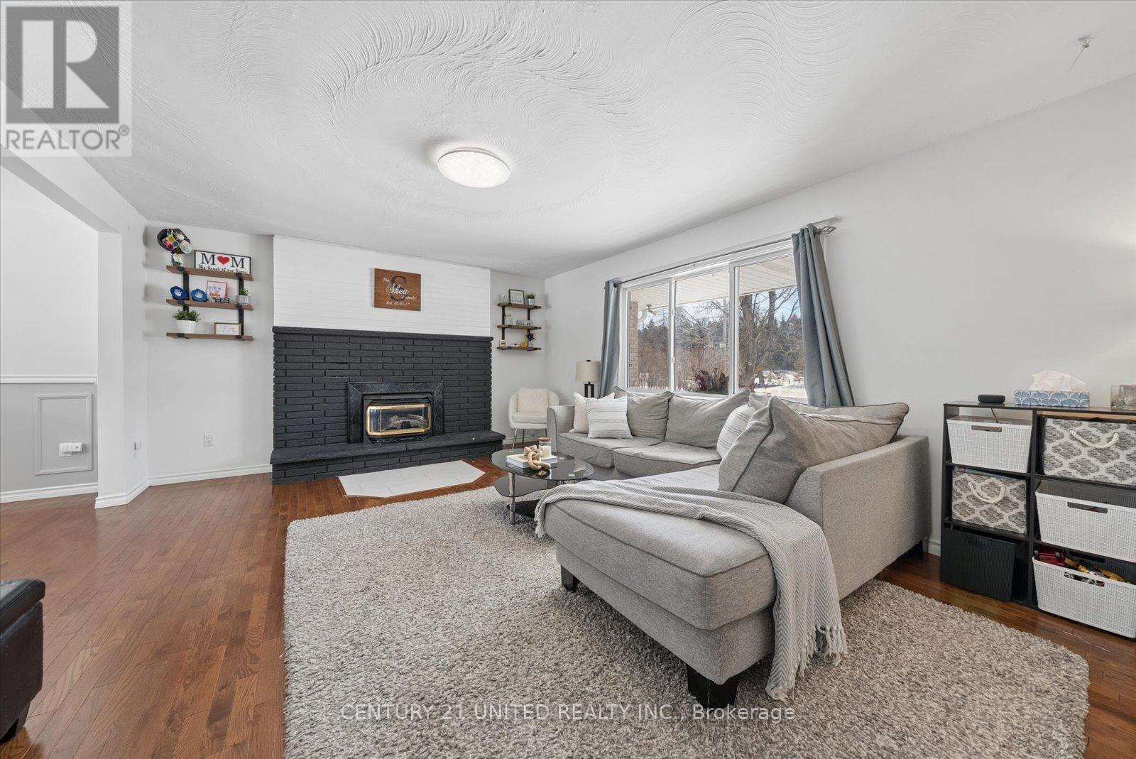 1585 County Rd 4, Douro-Dummer, Ontario  K0L 3A0 - Photo 5 - X12843254