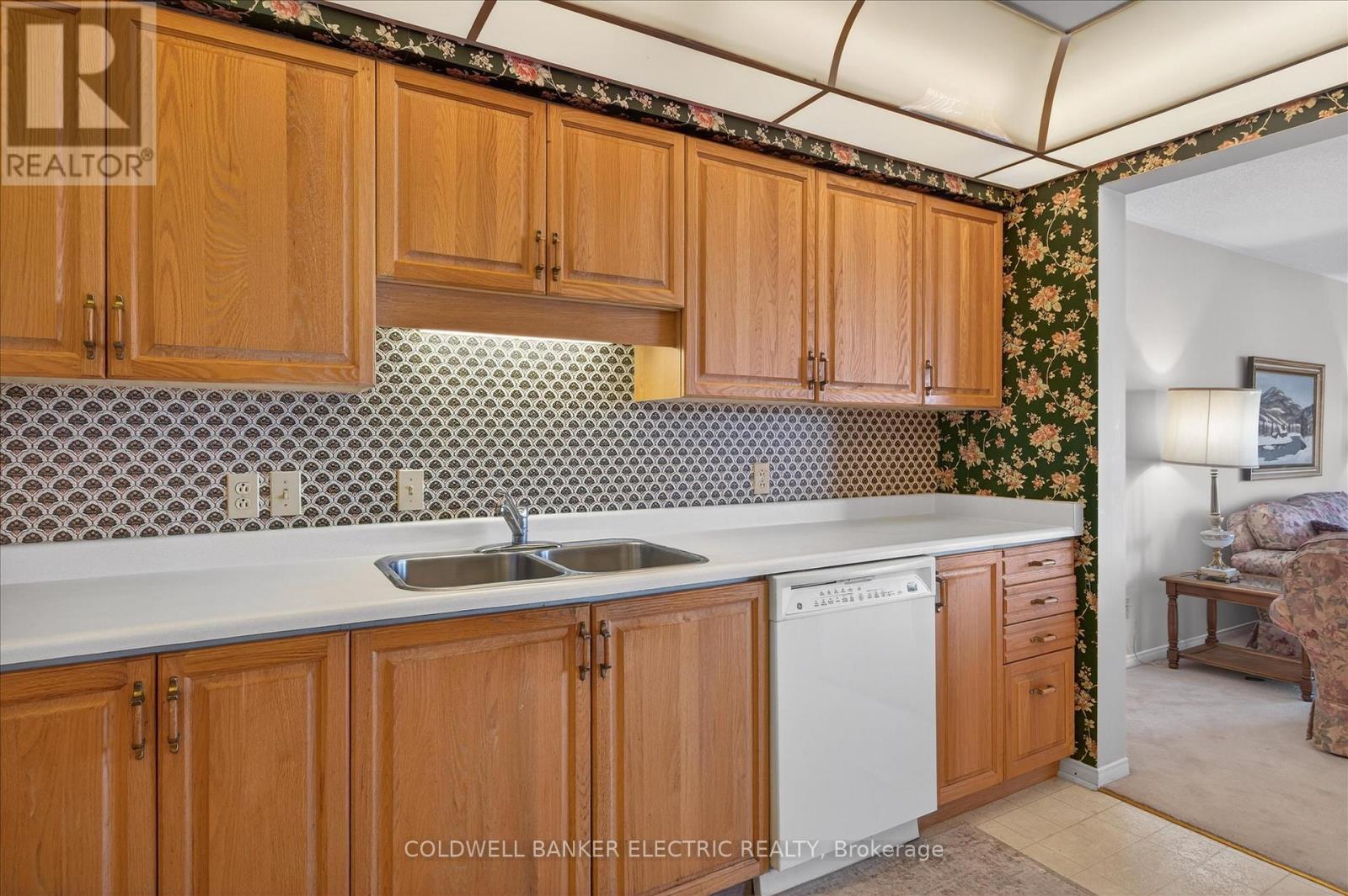 205c - 1099 Clonsilla Avenue, Peterborough (Otonabee Ward 1), Ontario  K9J 8L8 - Photo 11 - X12844060