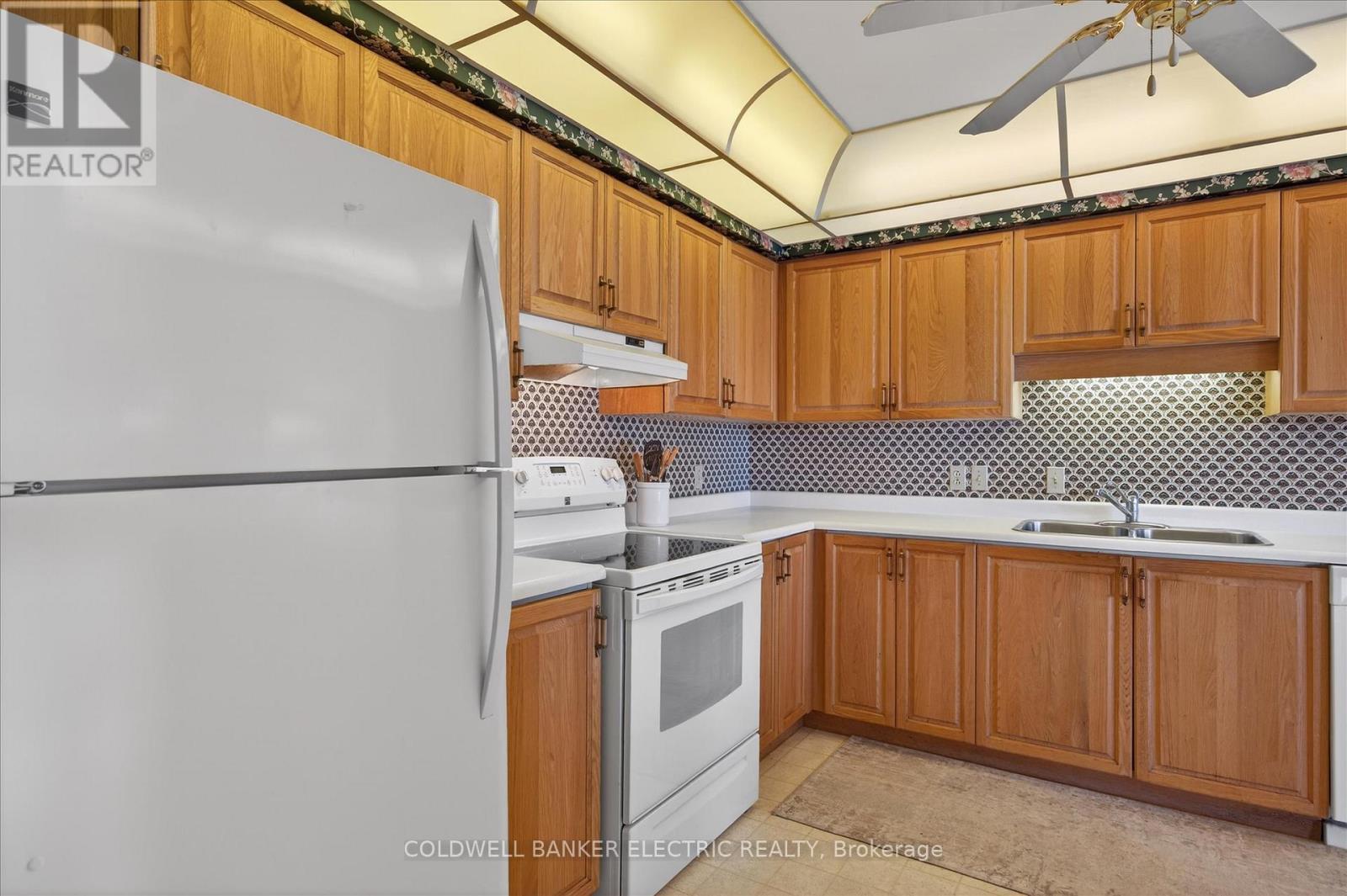 205c - 1099 Clonsilla Avenue, Peterborough (Otonabee Ward 1), Ontario  K9J 8L8 - Photo 14 - X12844060