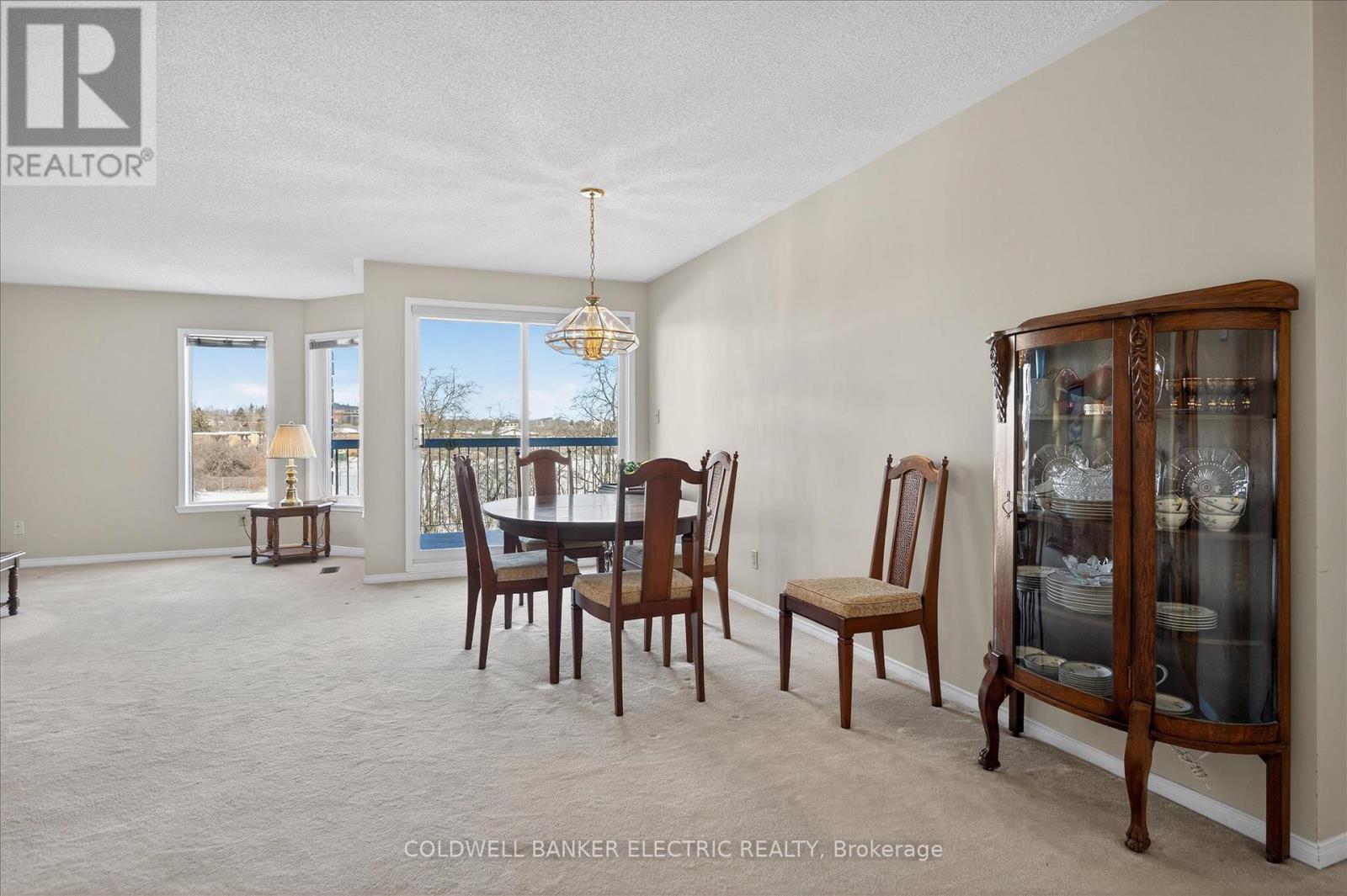 205c - 1099 Clonsilla Avenue, Peterborough (Otonabee Ward 1), Ontario  K9J 8L8 - Photo 5 - X12844060