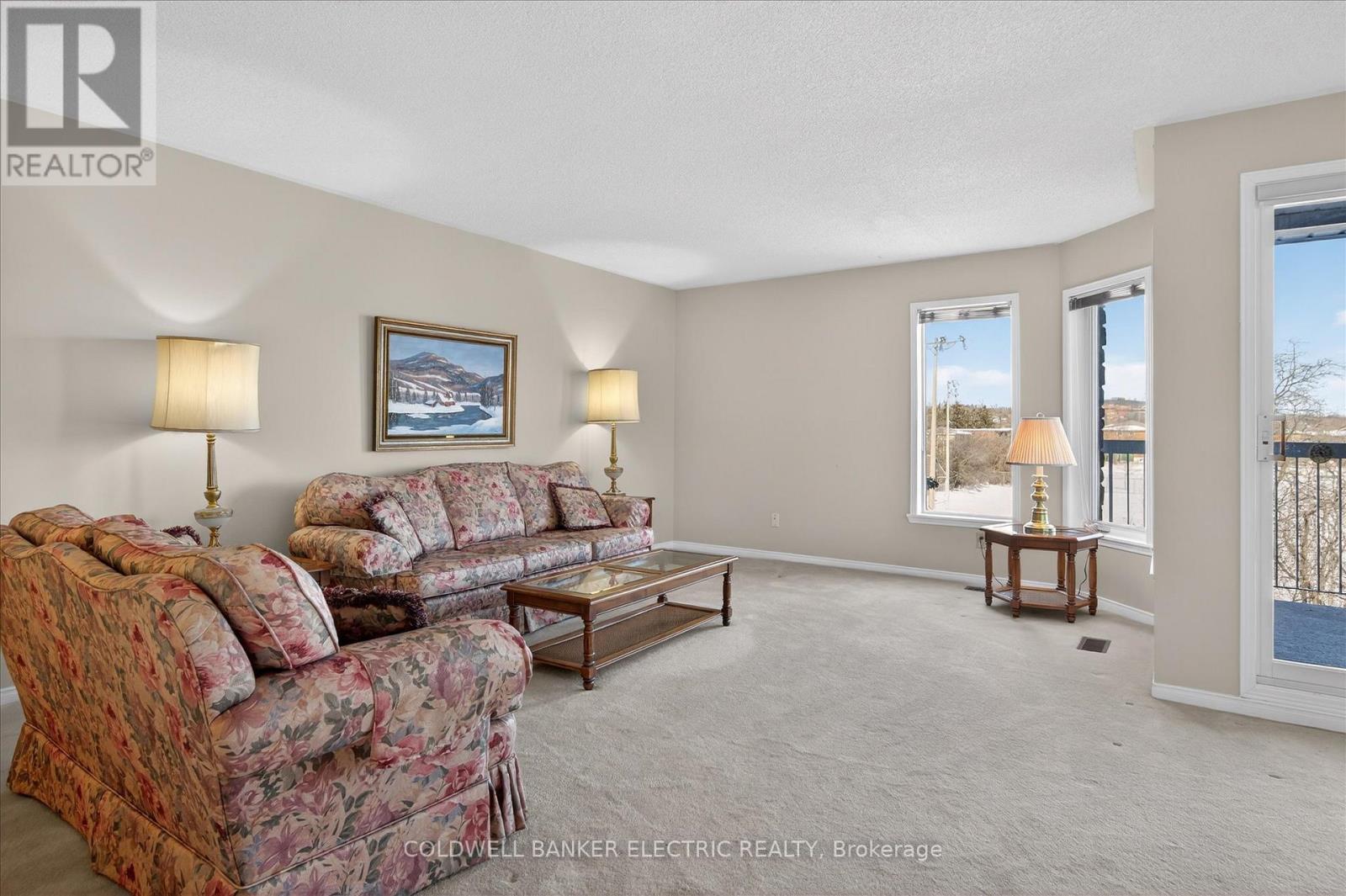 205c - 1099 Clonsilla Avenue, Peterborough (Otonabee Ward 1), Ontario  K9J 8L8 - Photo 7 - X12844060