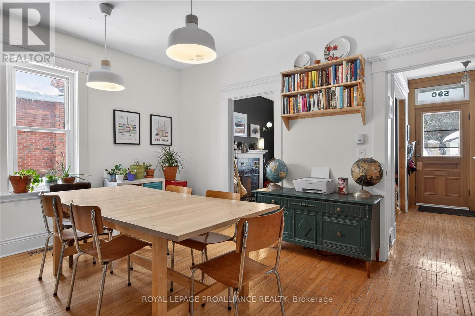 590 Murray Street, Peterborough (Town Ward 3), Ontario  K9H 2V1 - Photo 11 - X12845928