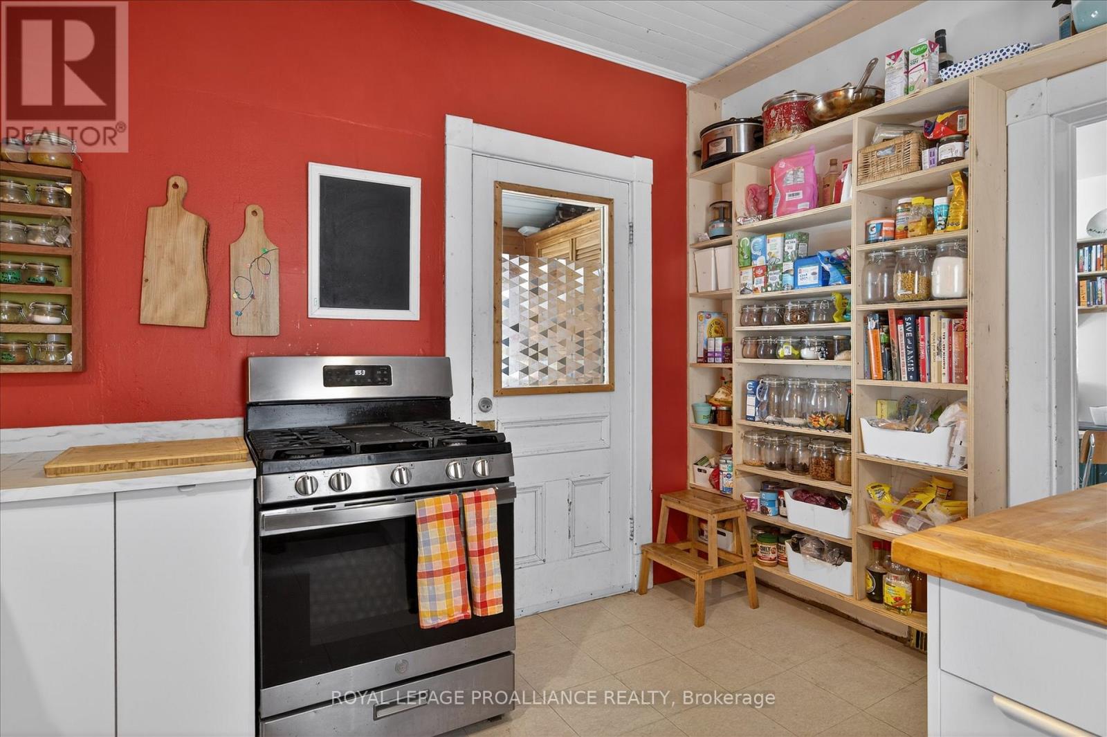 590 Murray Street, Peterborough (Town Ward 3), Ontario  K9H 2V1 - Photo 15 - X12845928