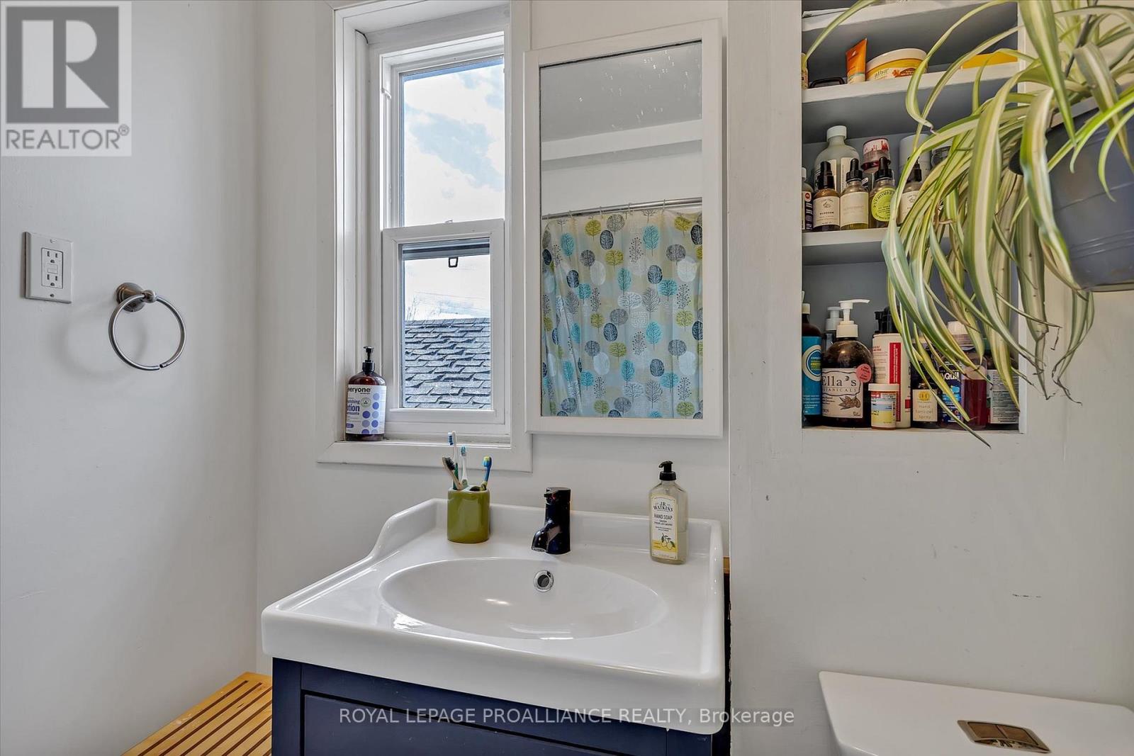 590 Murray Street, Peterborough (Town Ward 3), Ontario  K9H 2V1 - Photo 21 - X12845928