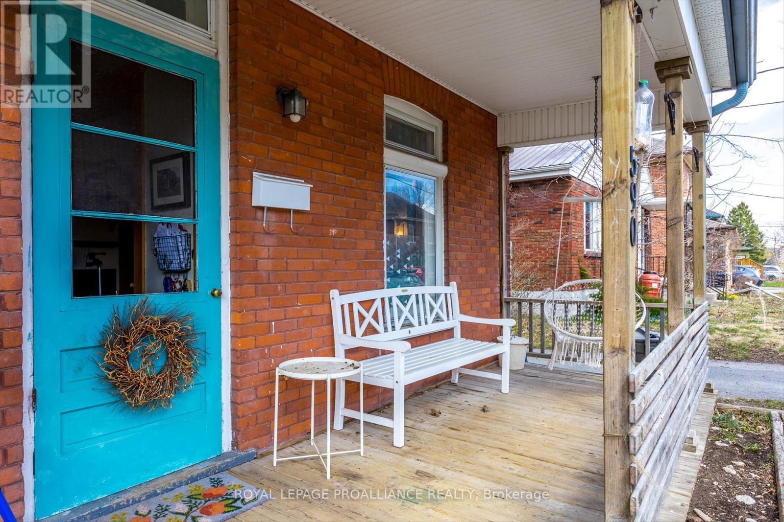 590 Murray Street, Peterborough (Town Ward 3), Ontario  K9H 2V1 - Photo 3 - X12845928