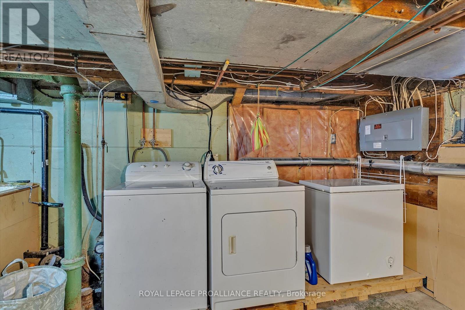 590 Murray Street, Peterborough (Town Ward 3), Ontario  K9H 2V1 - Photo 35 - X12845928