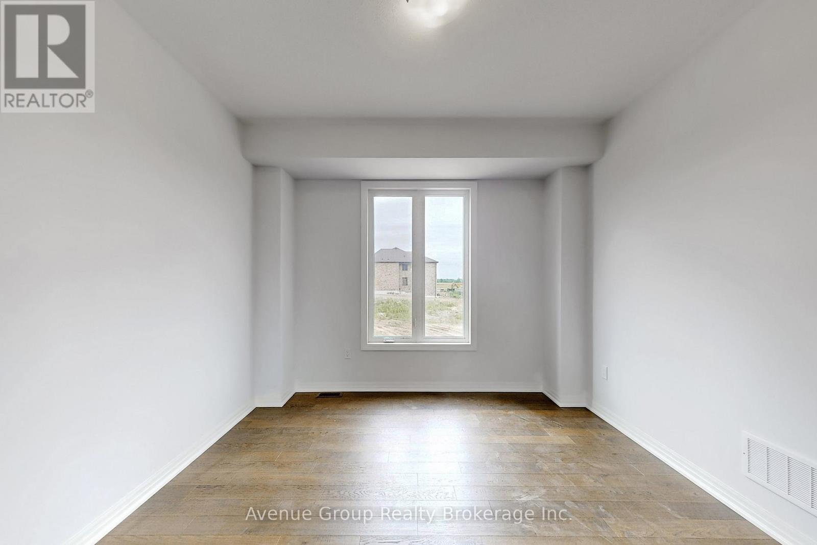 1 Fisher Road, Kawartha Lakes (Lindsay), Ontario  K9V 0P9 - Photo 2 - X12846886