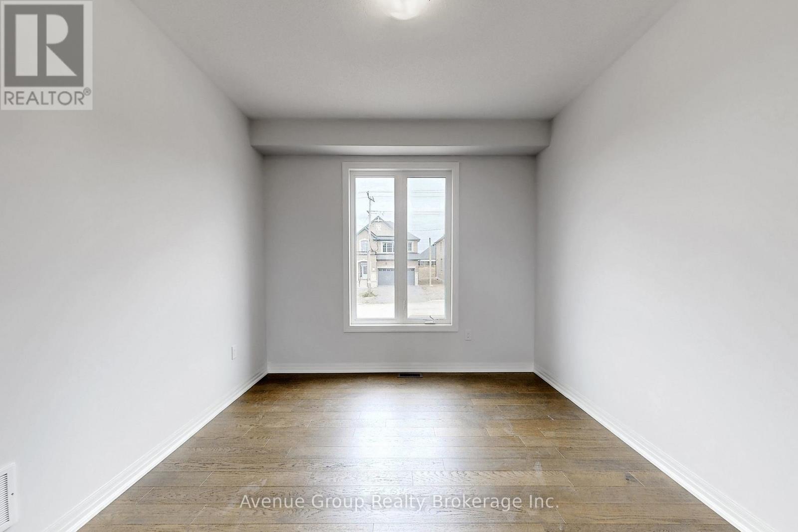 1 Fisher Road, Kawartha Lakes (Lindsay), Ontario  K9V 0P9 - Photo 4 - X12846886