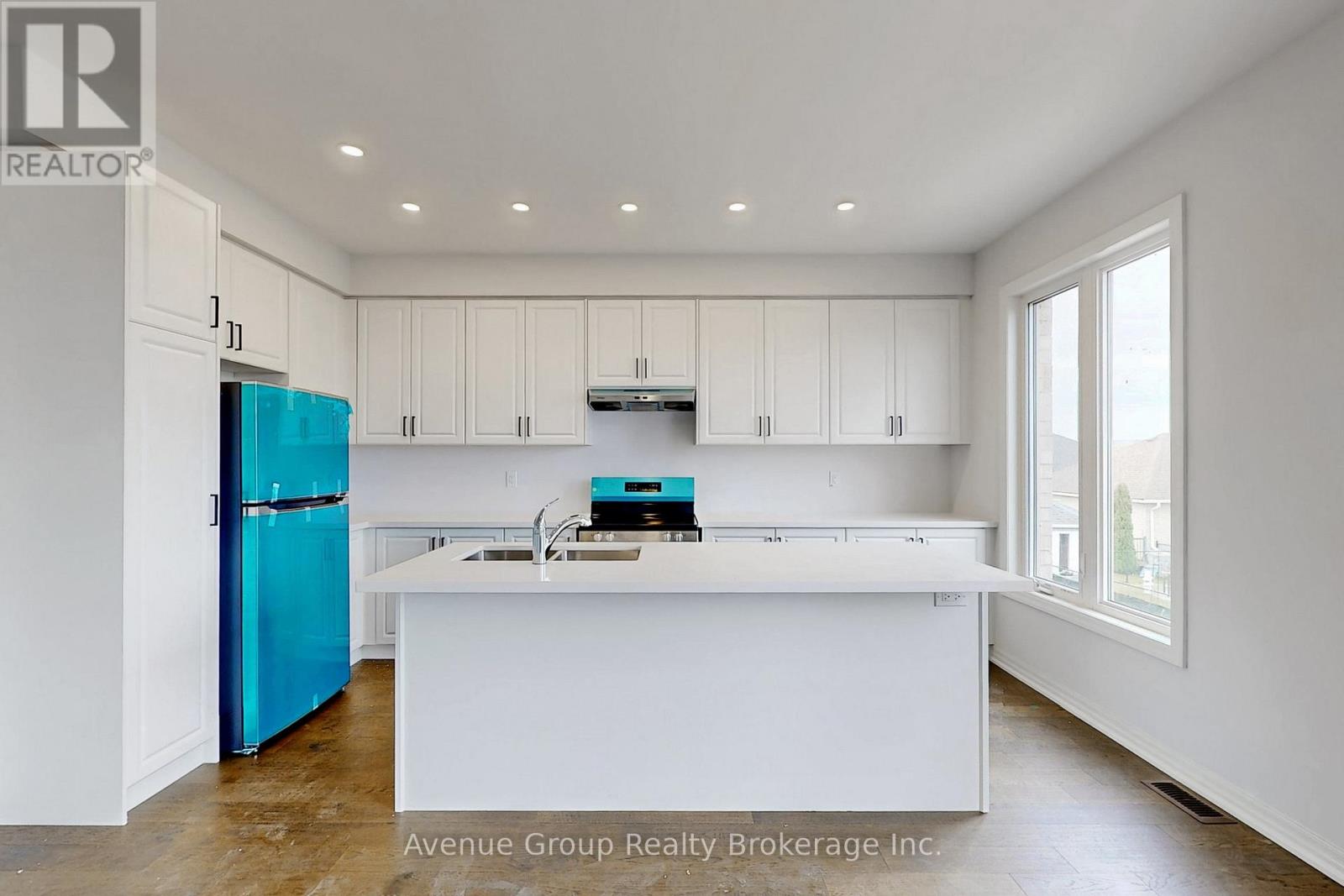 1 Fisher Road, Kawartha Lakes (Lindsay), Ontario  K9V 0P9 - Photo 8 - X12846886