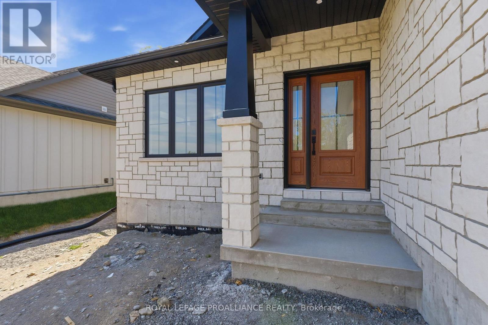 64 Riverside Trail, Trent Hills (Campbellford), Ontario  K0L 1L0 - Photo 7 - X12847146