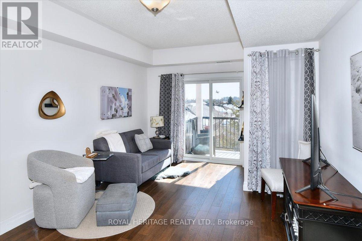 204 - 910 Wentworth Street, Peterborough (Otonabee Ward 1), Ontario  K9J 8R8 - Photo 5 - X12847392