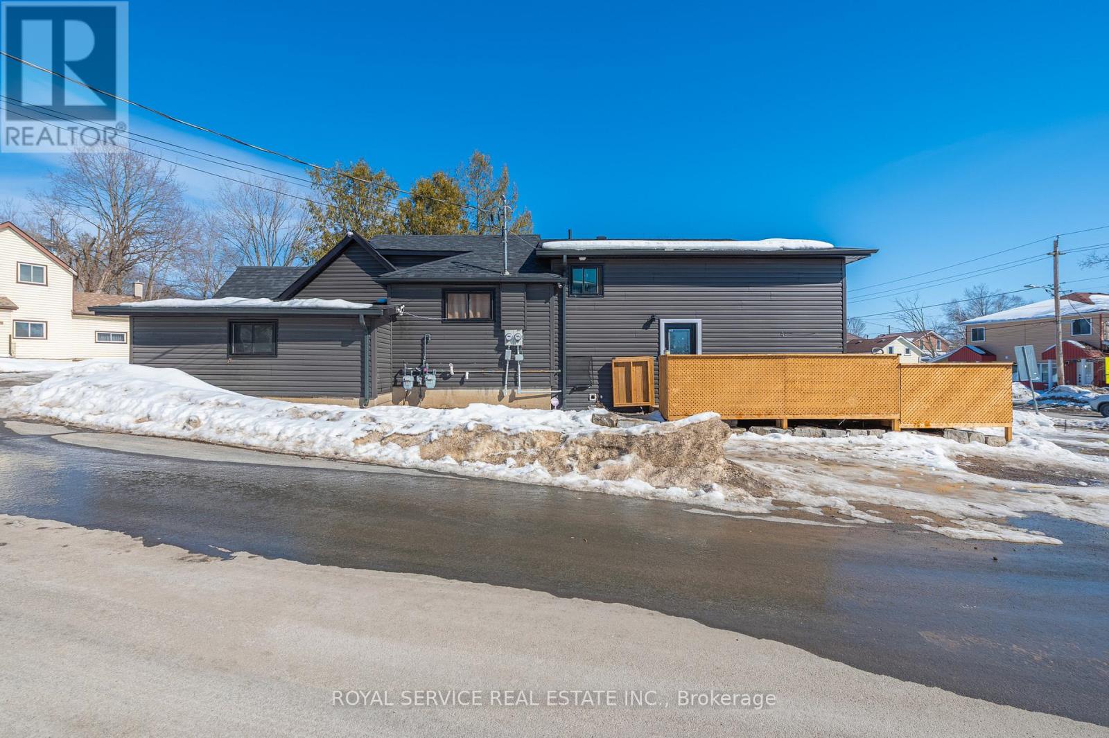 69 Maple Street, Trent Hills (Campbellford), Ontario  K0L 1L0 - Photo 2 - X12847536