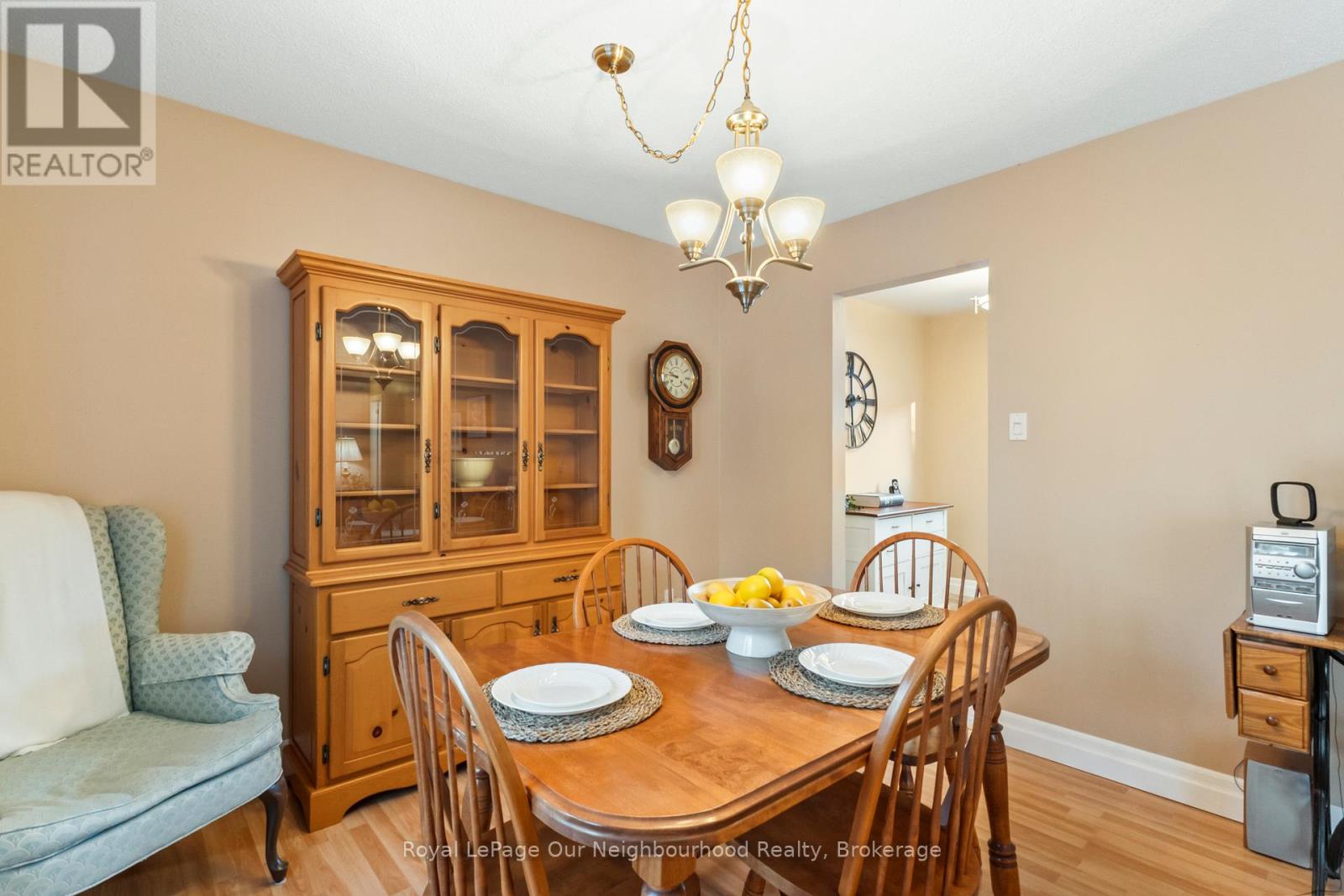 909 Whitefield Drive, Peterborough (Otonabee Ward 1), Ontario  K9J 7W1 - Photo 13 - X12847674