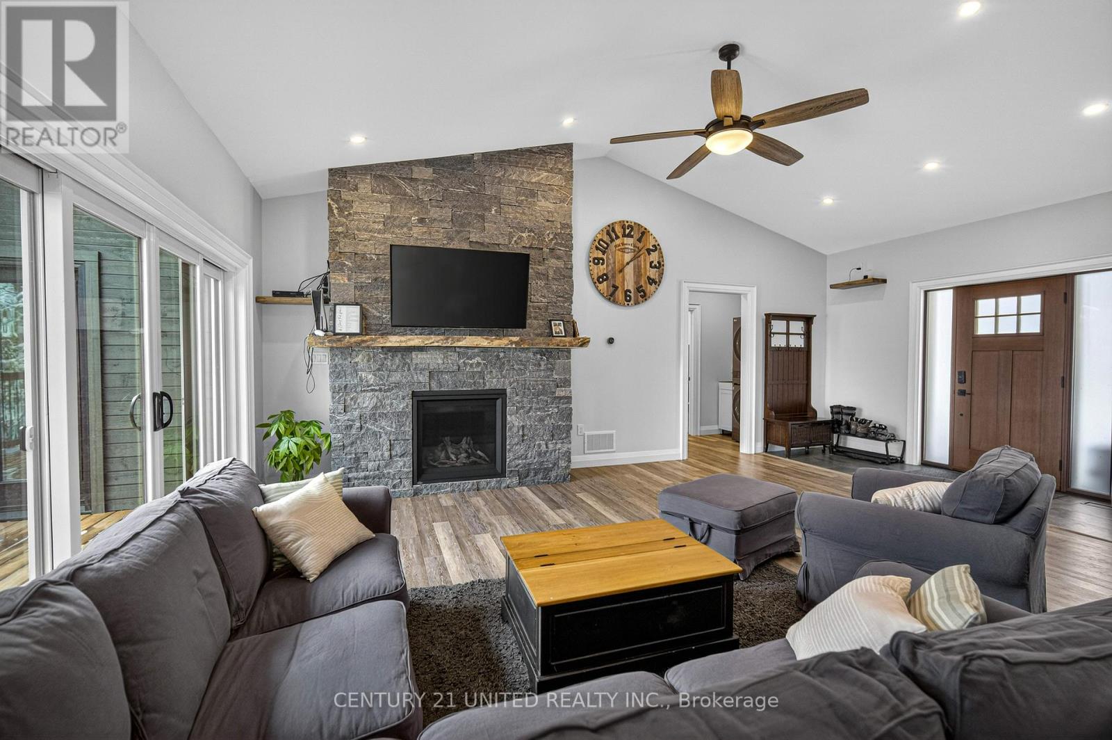 1047 Hinterland Trail, Highlands East (Cardiff Ward), Ontario  K0L 1C0 - Photo 16 - X12848238