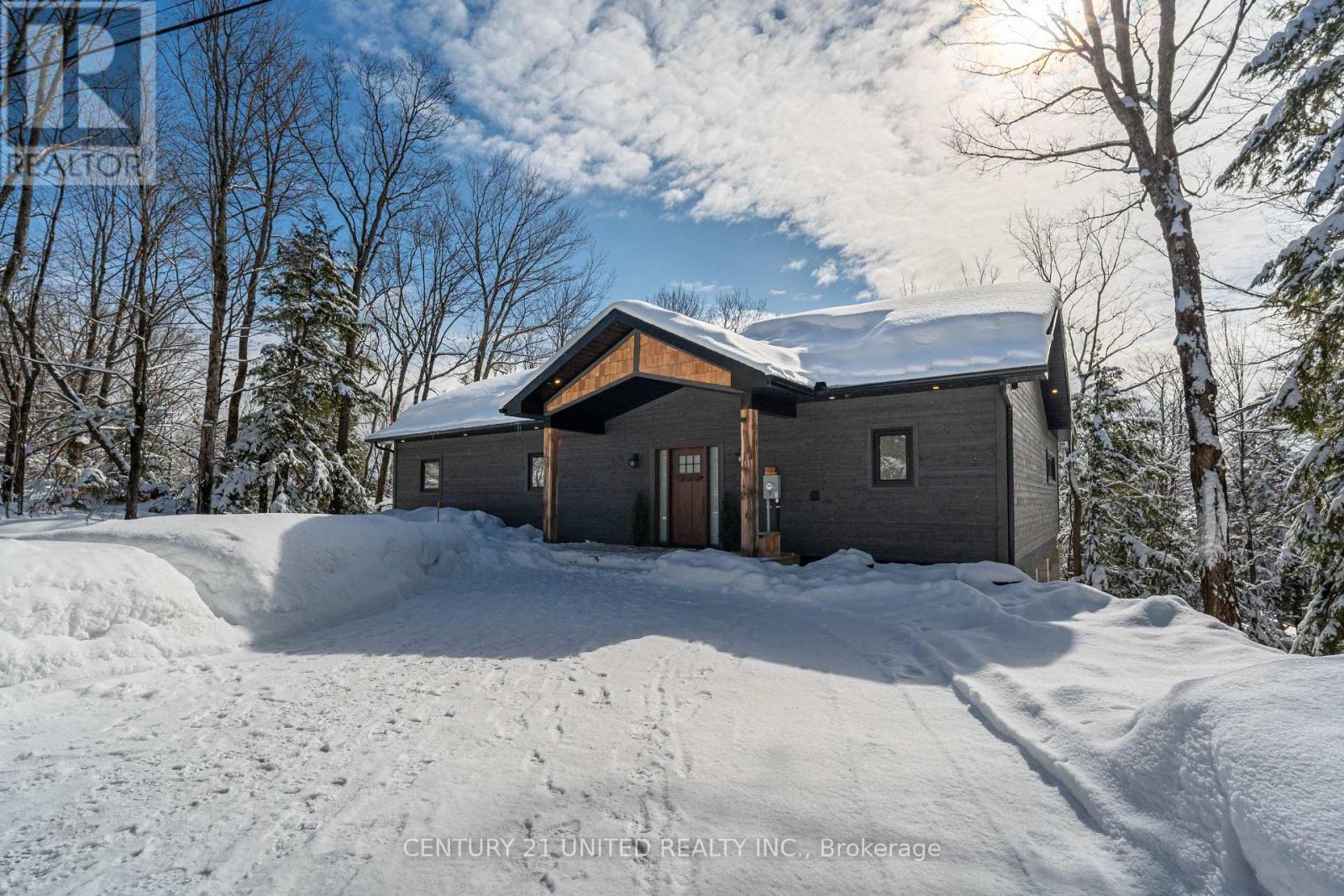 1047 Hinterland Trail, Highlands East (Cardiff Ward), Ontario  K0L 1C0 - Photo 2 - X12848238