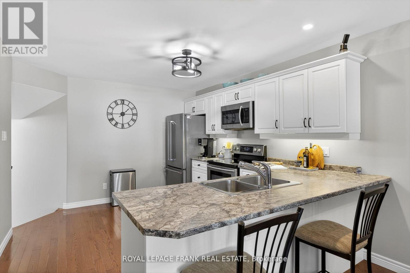 859 Emery Way, Peterborough (Monaghan Ward 2), Ontario  K9J 0H7 - Photo 6 - X12848506