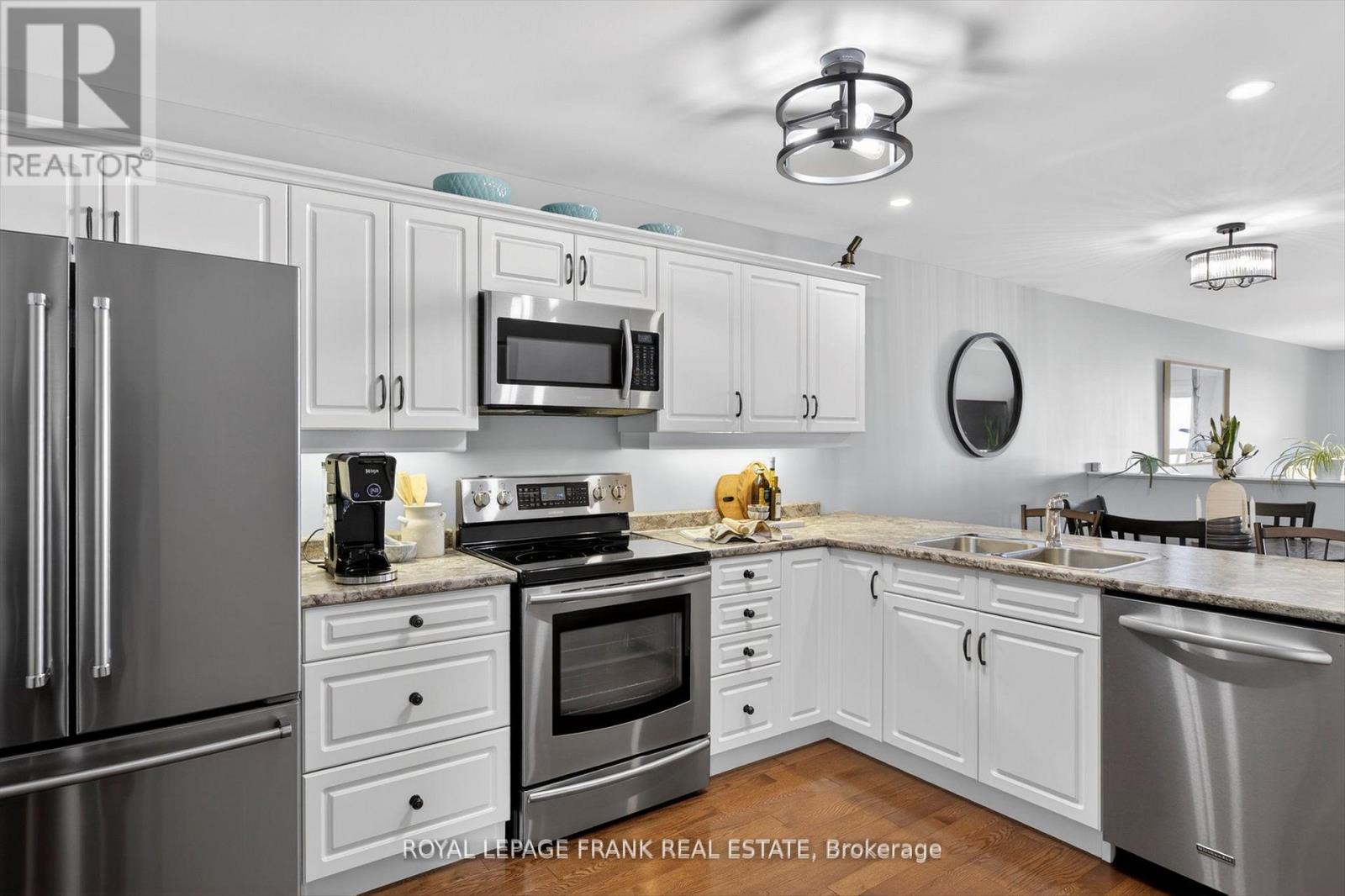 859 Emery Way, Peterborough (Monaghan Ward 2), Ontario  K9J 0H7 - Photo 7 - X12848506