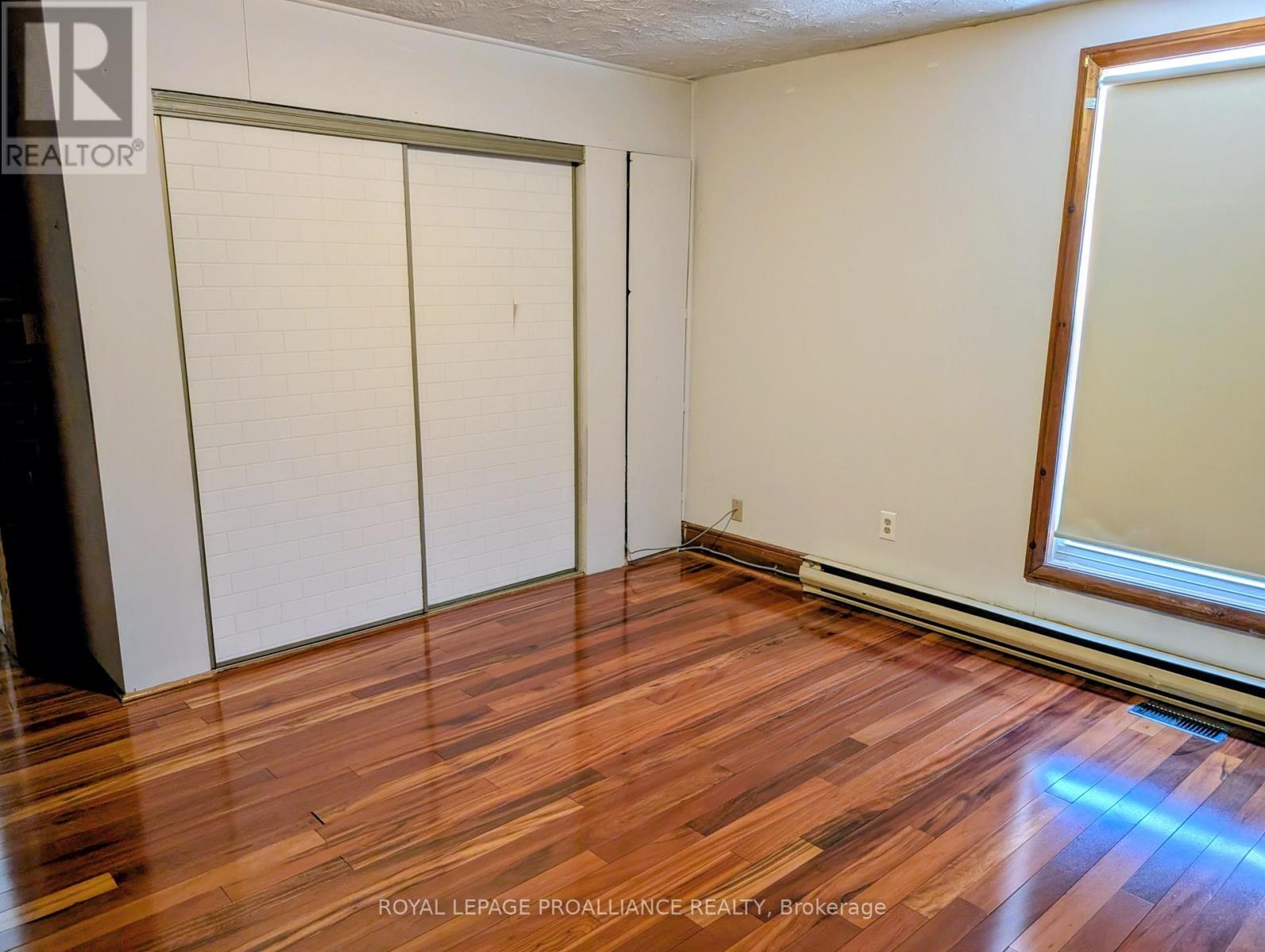 199 Dalhousie Street, Peterborough (Town Ward 3), Ontario  K9J 2M1 - Photo 11 - X12848666