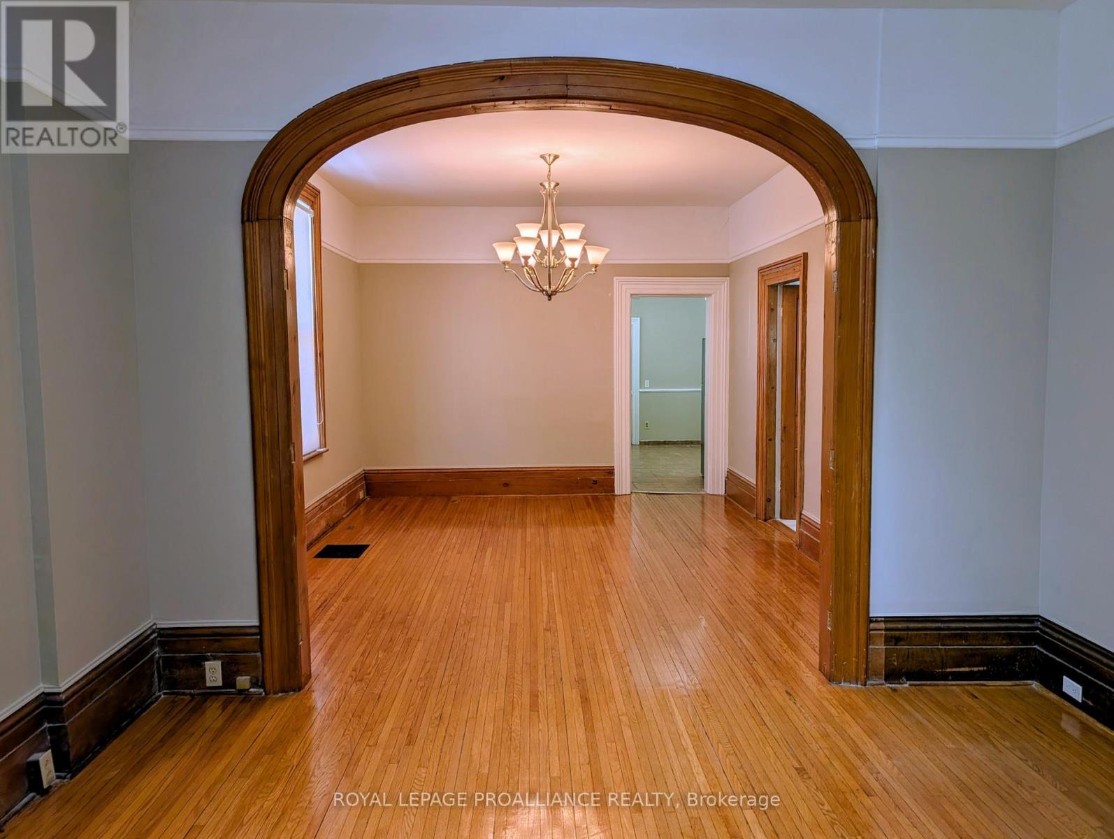 199 Dalhousie Street, Peterborough (Town Ward 3), Ontario  K9J 2M1 - Photo 13 - X12848666