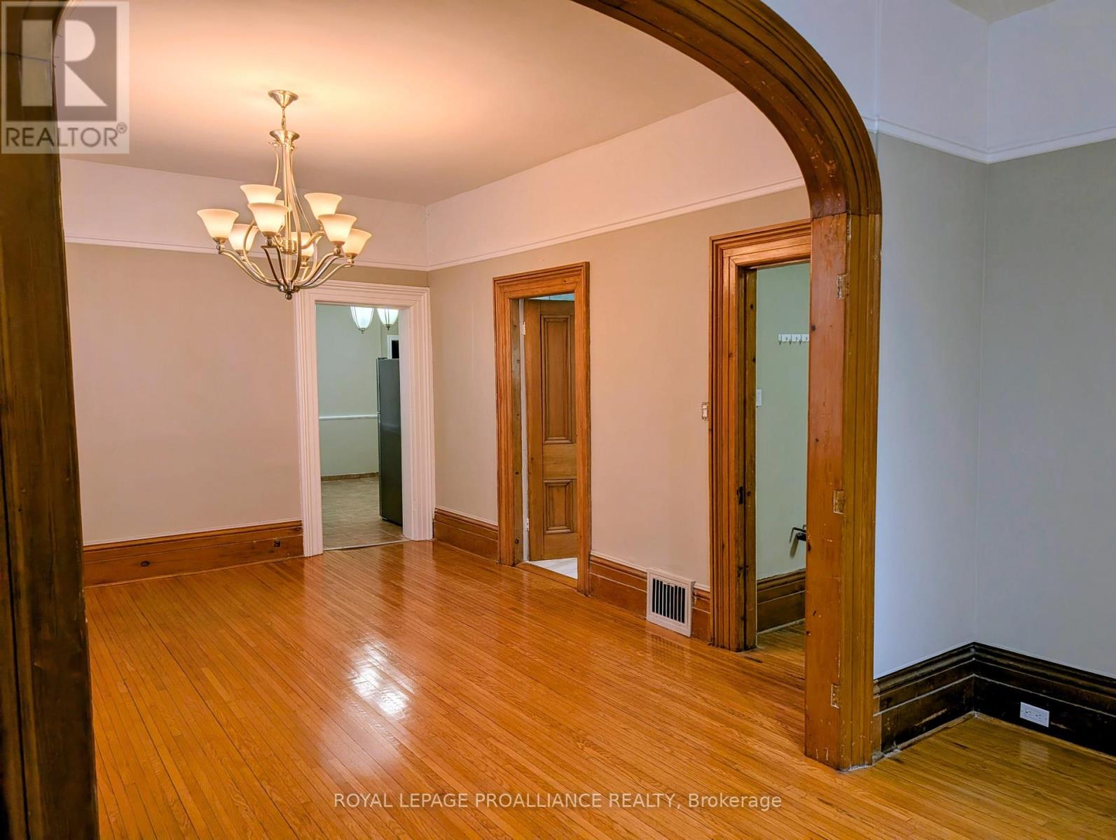 199 Dalhousie Street, Peterborough (Town Ward 3), Ontario  K9J 2M1 - Photo 14 - X12848666