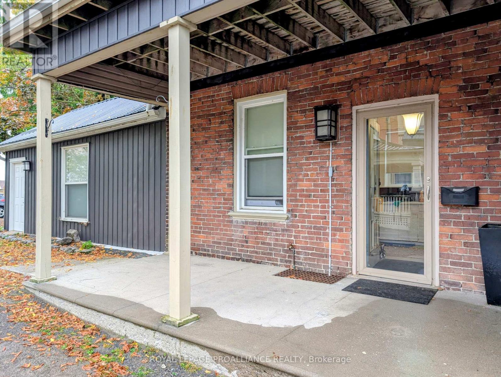 199 Dalhousie Street, Peterborough (Town Ward 3), Ontario  K9J 2M1 - Photo 2 - X12848666