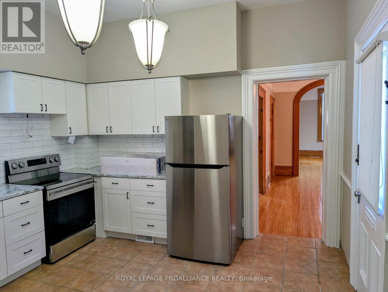 199 Dalhousie Street, Peterborough (Town Ward 3), Ontario  K9J 2M1 - Photo 6 - X12848666