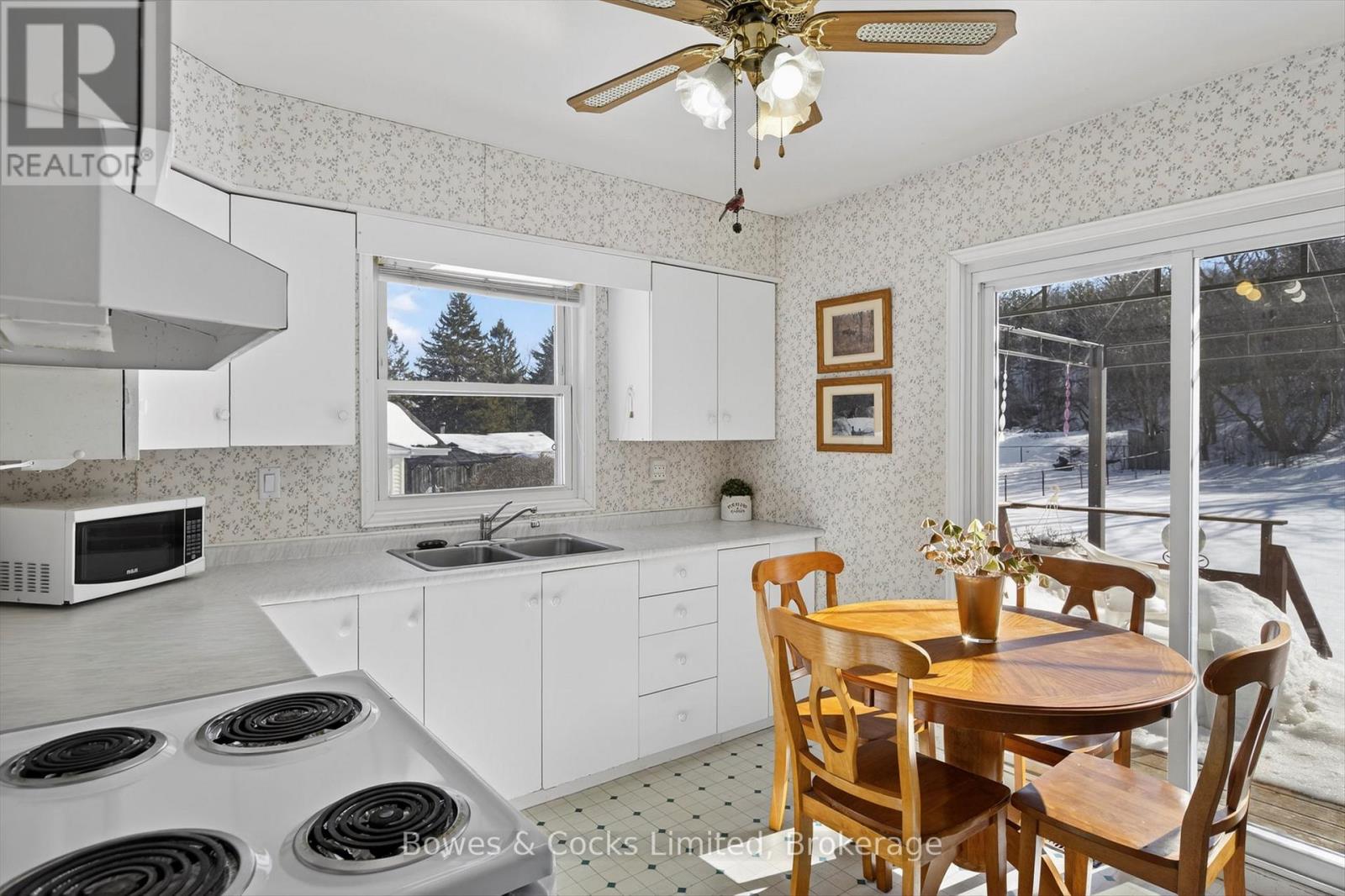 628 Corrigan Crescent, Peterborough (Ashburnham Ward 4), Ontario  K9J 7N8 - Photo 10 - X12849424