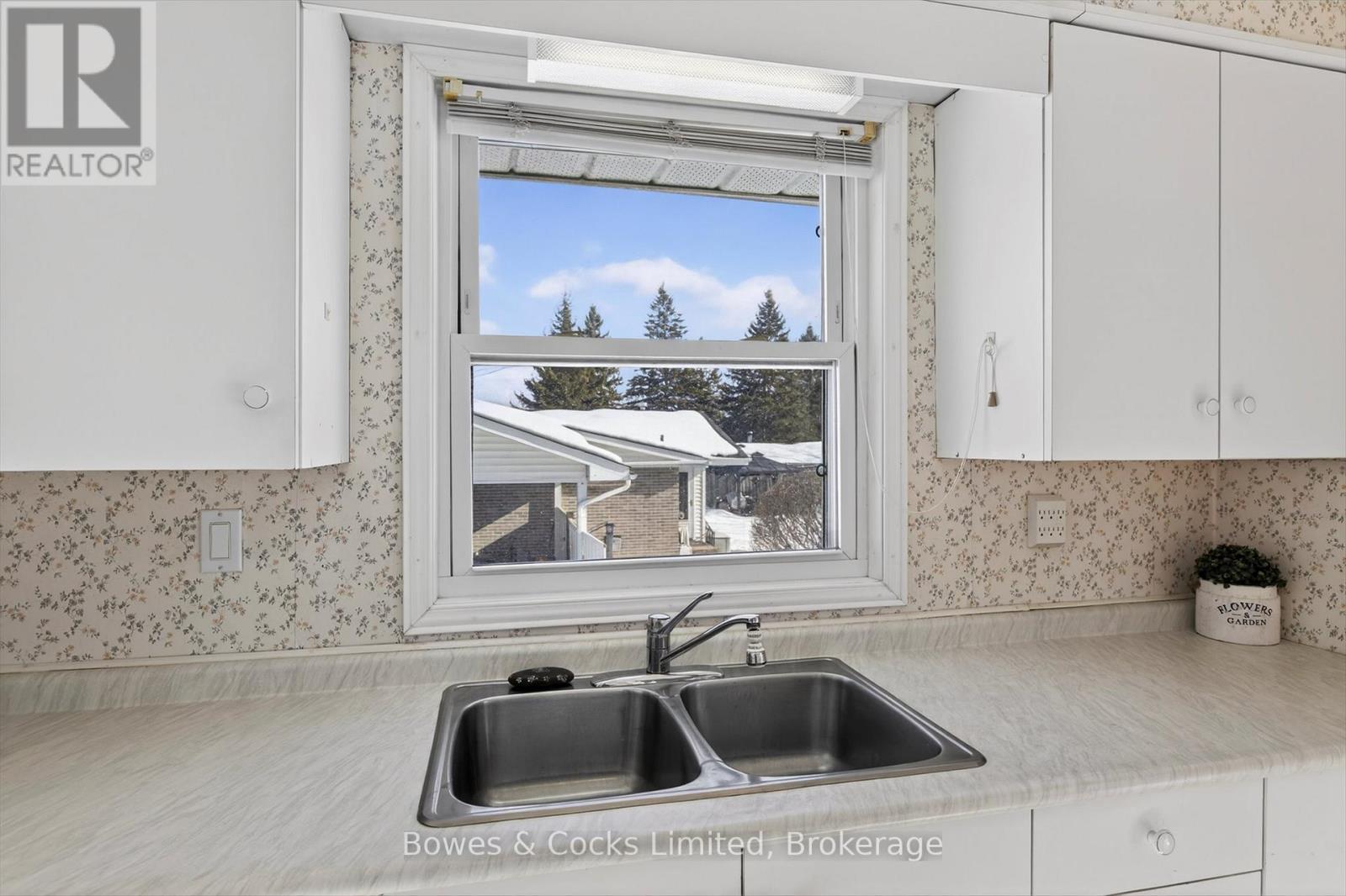 628 Corrigan Crescent, Peterborough (Ashburnham Ward 4), Ontario  K9J 7N8 - Photo 14 - X12849424