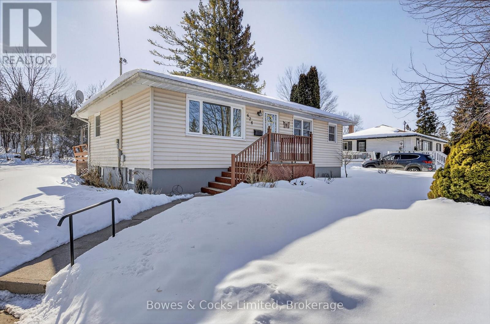 628 Corrigan Crescent, Peterborough (Ashburnham Ward 4), Ontario  K9J 7N8 - Photo 3 - X12849424