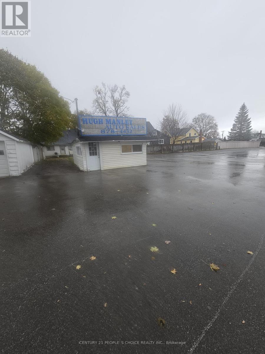 71 Queen St & 70 King Street, Kawartha Lakes (Lindsay), Ontario  K9V 1G5 - Photo 4 - X12850092
