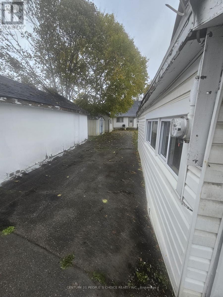 71 Queen St & 70 King Street, Kawartha Lakes (Lindsay), Ontario  K9V 1G5 - Photo 8 - X12850092